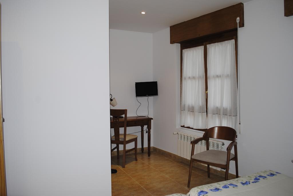 Hotel Rural La Corte de los Pinares Vinuesa Habitación foto