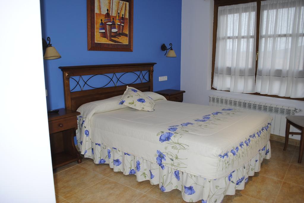 Hotel Rural La Corte de los Pinares Vinuesa Habitación foto