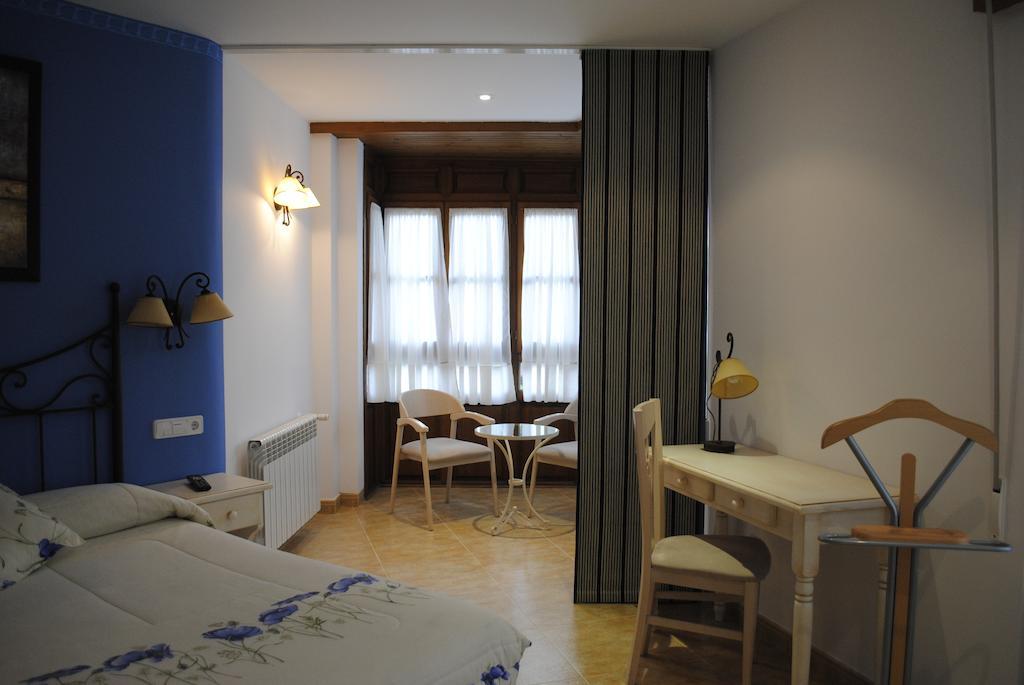 Hotel Rural La Corte de los Pinares Vinuesa Habitación foto