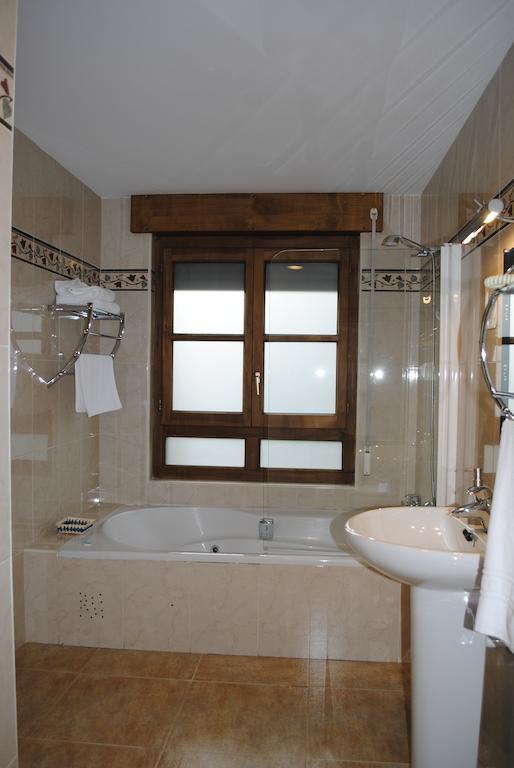 Hotel Rural La Corte de los Pinares Vinuesa Habitación foto